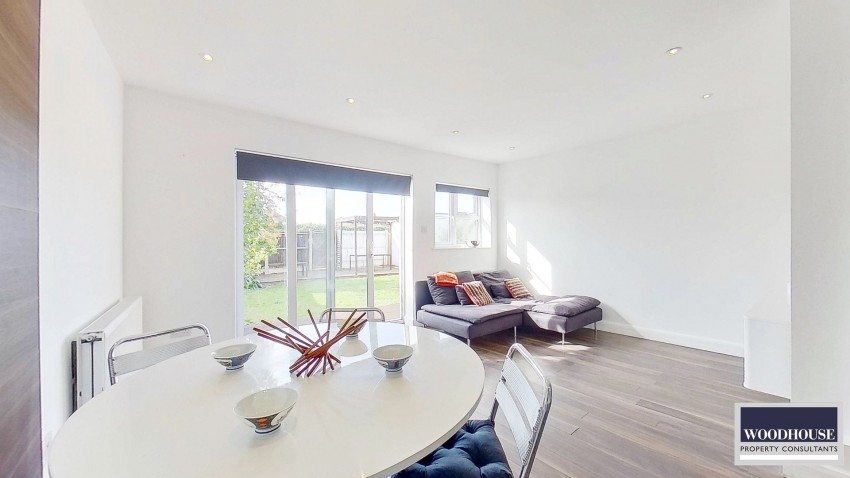 Images for Lodge Crescent, Waltham Cross, Hertfordshire EAID:3131305421 BID:11055924