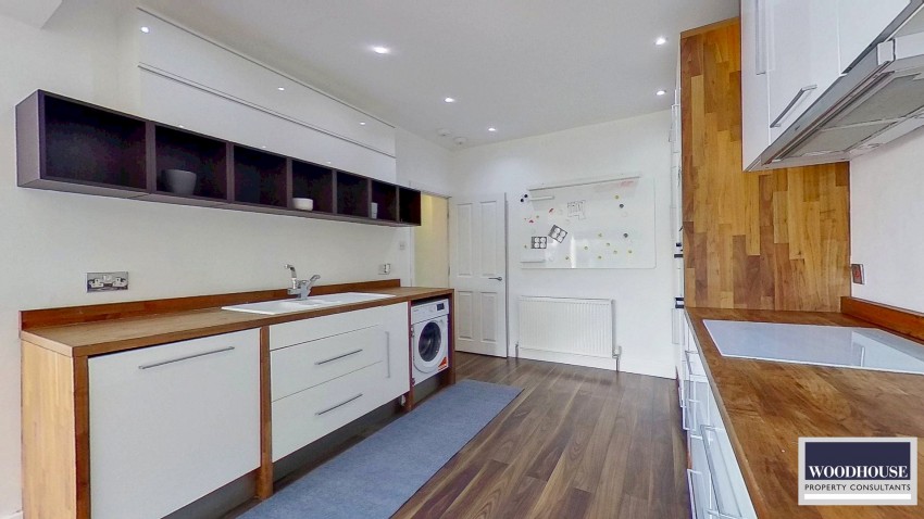 Images for Lodge Crescent, Waltham Cross, Hertfordshire EAID:3131305421 BID:11055924