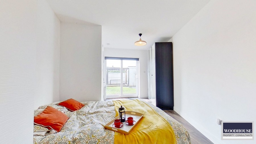 Images for Lodge Crescent, Waltham Cross, Hertfordshire EAID:3131305421 BID:11055924