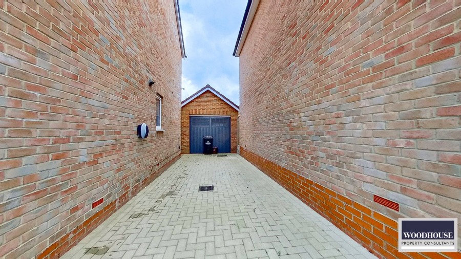 Images for Elizabeth Gardens, Goffs Oak, Hertfordshire EAID:3131305421 BID:11055924