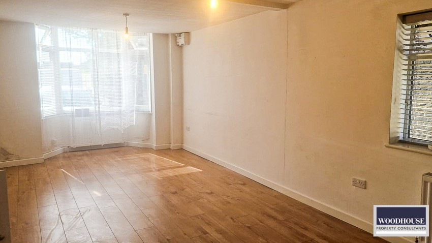 Images for Trinity Lane, Waltham Cross, Hertfordshire EAID:3131305421 BID:11055924