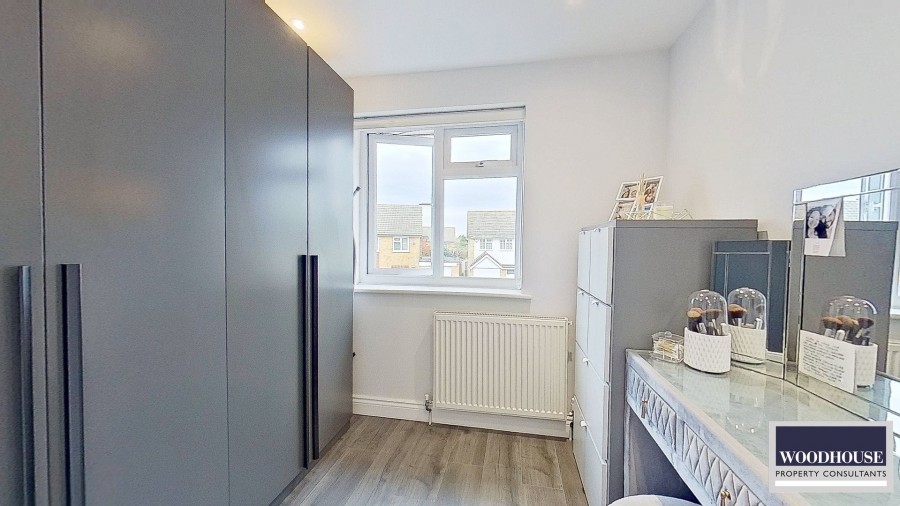 Images for Pembroke Drive, Goffs Oak, Hertfordshire EAID:3131305421 BID:11055924