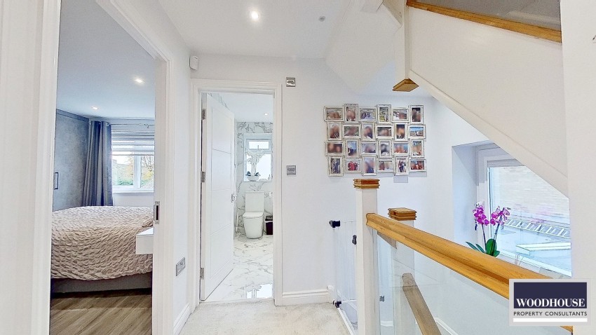 Images for Pembroke Drive, Goffs Oak, Hertfordshire EAID:3131305421 BID:11055924