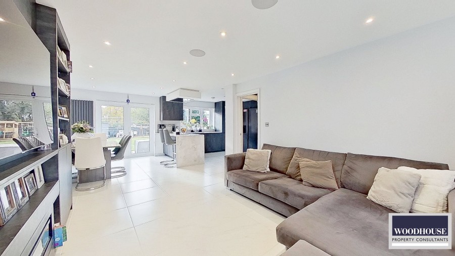 Images for Pembroke Drive, Goffs Oak, Hertfordshire EAID:3131305421 BID:11055924