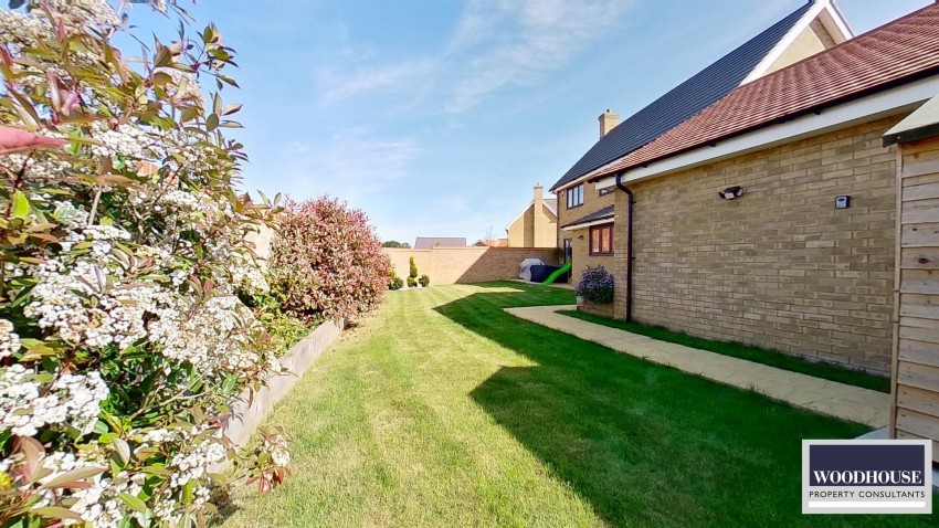 Images for Godfrey Crescent, Goffs Oak, Hertfordshire EAID:3131305421 BID:11055924