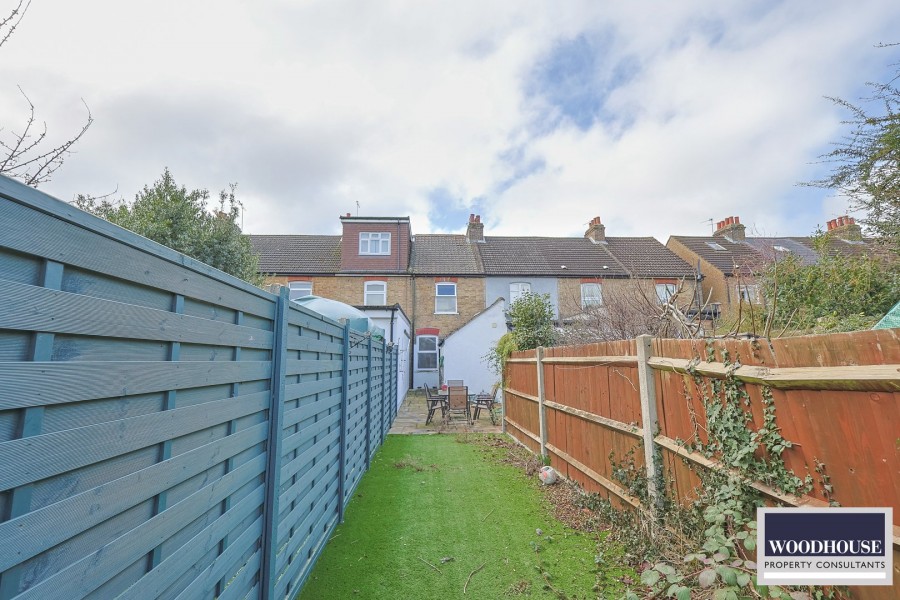 Images for Cadmore Lane, Cheshunt, Hertfordshire EAID:3131305421 BID:11055924