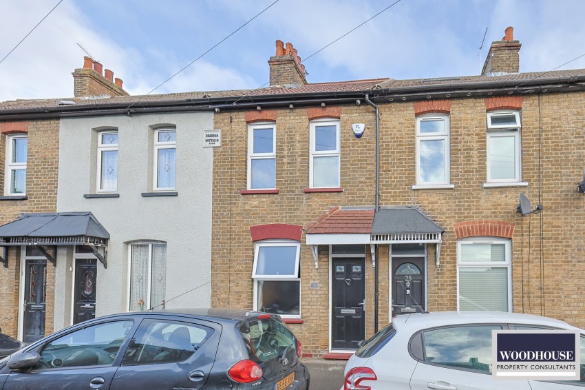 Images for Cadmore Lane, Cheshunt, Hertfordshire EAID:3131305421 BID:11055924