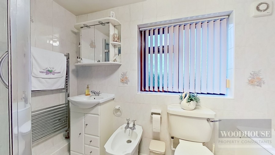 Images for Cheshunt, Waltham Cross, Hertfordshire EAID:3131305421 BID:11055924