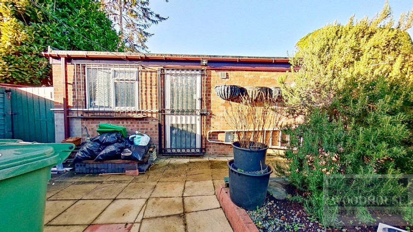 Images for Cheshunt, Waltham Cross, Hertfordshire EAID:3131305421 BID:11055924