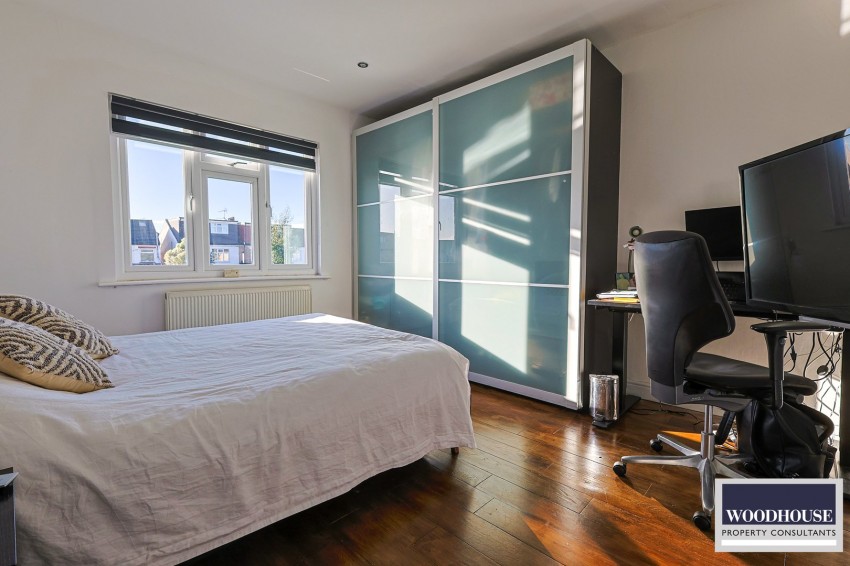 Images for Dorchester Avenue, London EAID:3131305421 BID:11055924