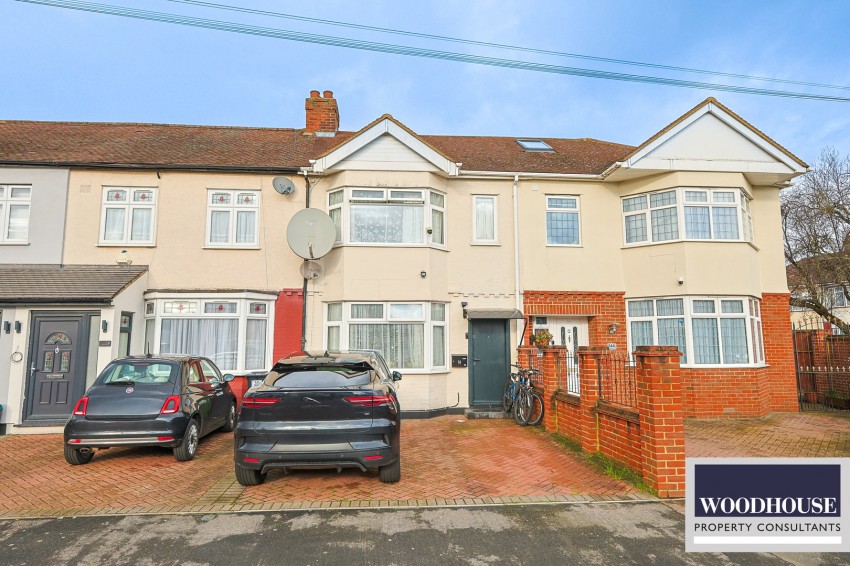 Images for Lodge Crescent, Waltham Cross, Hertfordshire EAID:3131305421 BID:11055924