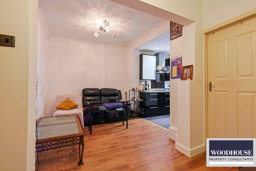 Images for Lodge Crescent, Waltham Cross, Hertfordshire EAID:3131305421 BID:11055924