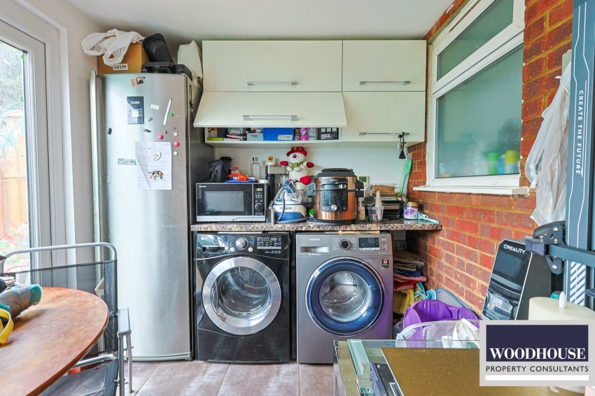 Images for Lodge Crescent, Waltham Cross, Hertfordshire EAID:3131305421 BID:11055924