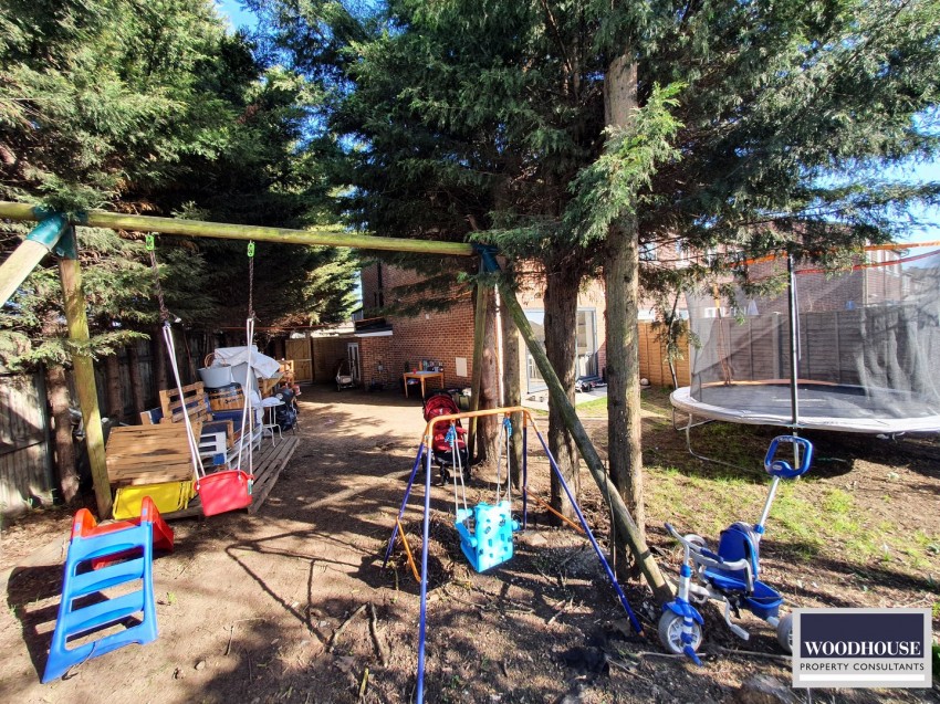 Images for Farm Close, Cheshunt, Hertfordshire EAID:3131305421 BID:11055924