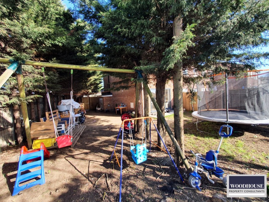 Images for Farm Close, Cheshunt, Hertfordshire EAID:3131305421 BID:11055924