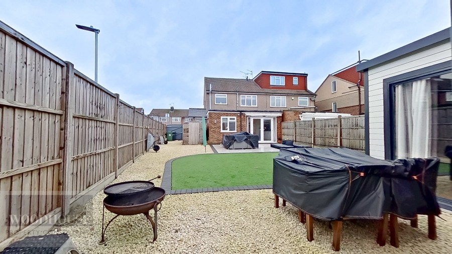 Images for Rushleigh Avenue, Cheshunt, Hertfordshire EAID:3131305421 BID:11055924