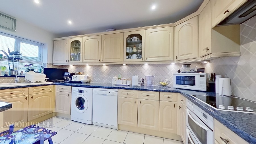 Images for Bromleigh Close, Cheshunt, Hertfordshire EAID:3131305421 BID:11055924