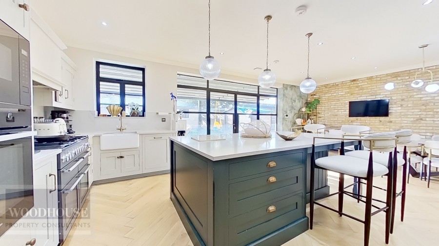 Images for Cuffley, Potters Bar, Hertfordshire EAID:3131305421 BID:11055924