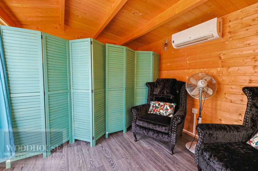 Images for Cheshunt, Waltham Cross, Hertfordshire EAID:3131305421 BID:11055924