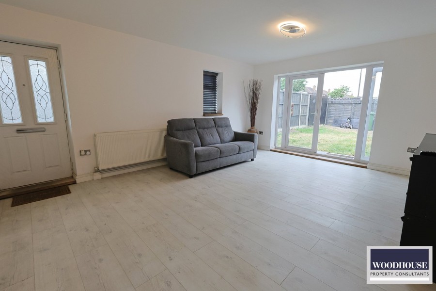 Images for Central Avenue, Waltham Cross, Hertfordshire EAID:3131305421 BID:11055924