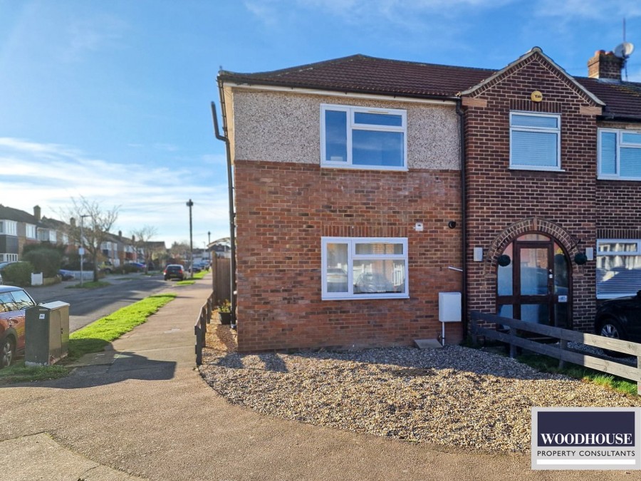 Images for Central Avenue, Waltham Cross, Hertfordshire EAID:3131305421 BID:11055924