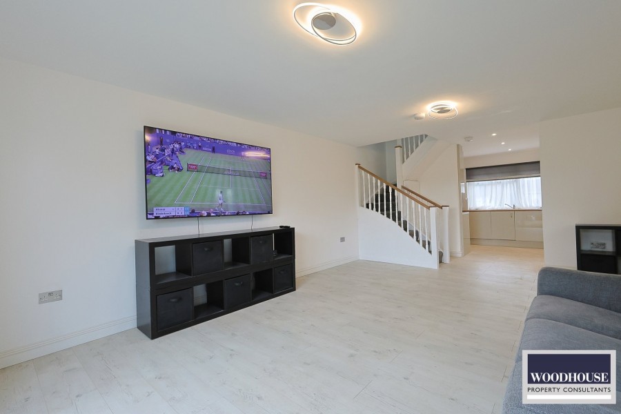 Images for Central Avenue, Waltham Cross, Hertfordshire EAID:3131305421 BID:11055924