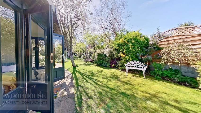 Images for Albury Ride, Cheshunt, Hertfordshire EAID:3131305421 BID:11055924