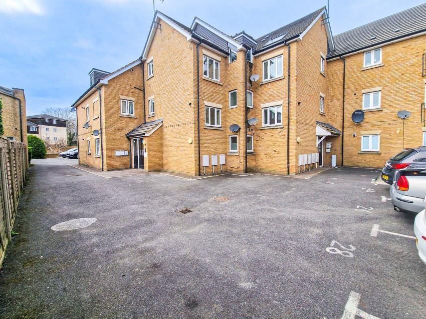 Images for Lambton Avenue, Waltham Cross, Hertfordshire EAID:3131305421 BID:11055924