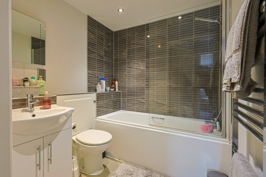 Images for Lambton Avenue, Waltham Cross, Hertfordshire EAID:3131305421 BID:11055924