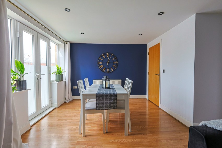 Images for Lambton Avenue, Waltham Cross, Hertfordshire EAID:3131305421 BID:11055924