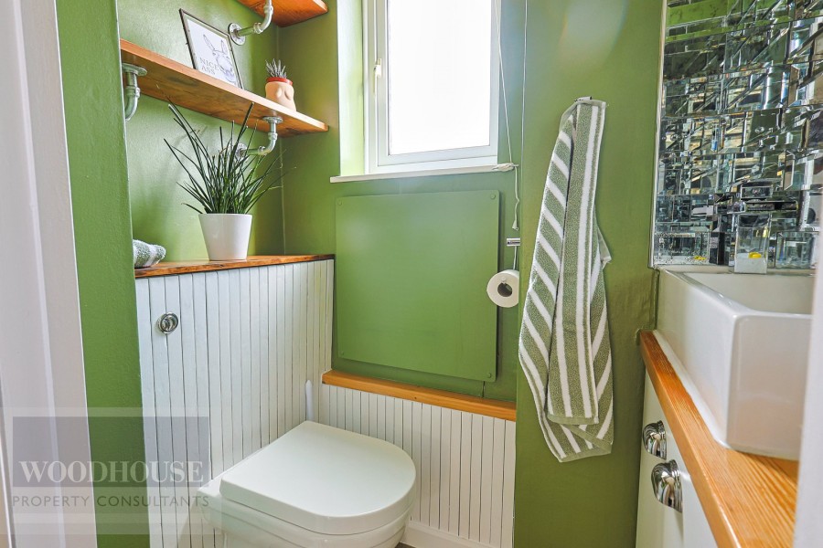 Images for Cheshunt, Waltham Cross, Hertfordshire EAID:3131305421 BID:11055924