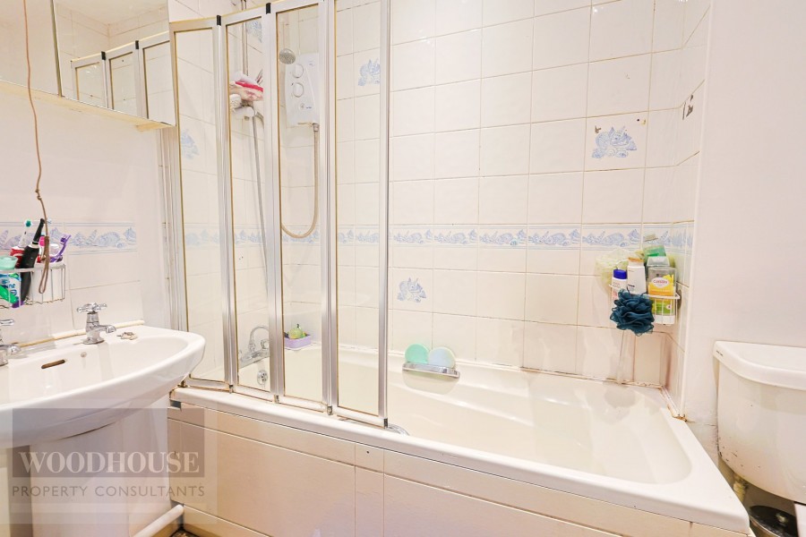 Images for Cheshunt, Waltham Cross, Hertfordshire EAID:3131305421 BID:11055924