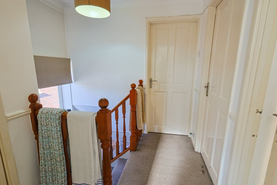 Images for Bullwell Crescent, Cheshunt, Hertfordshire EAID:3131305421 BID:11055924