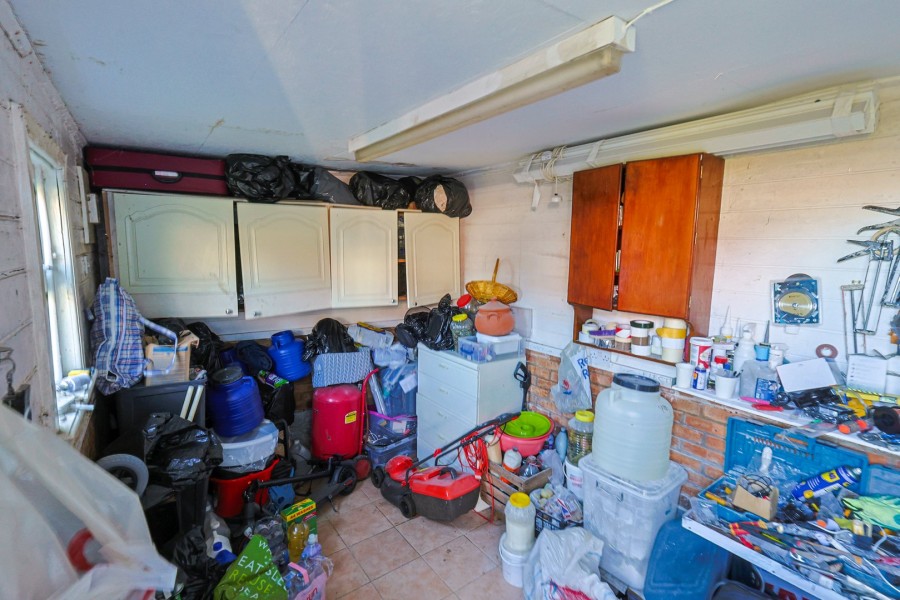 Images for Bullwell Crescent, Cheshunt, Hertfordshire EAID:3131305421 BID:11055924