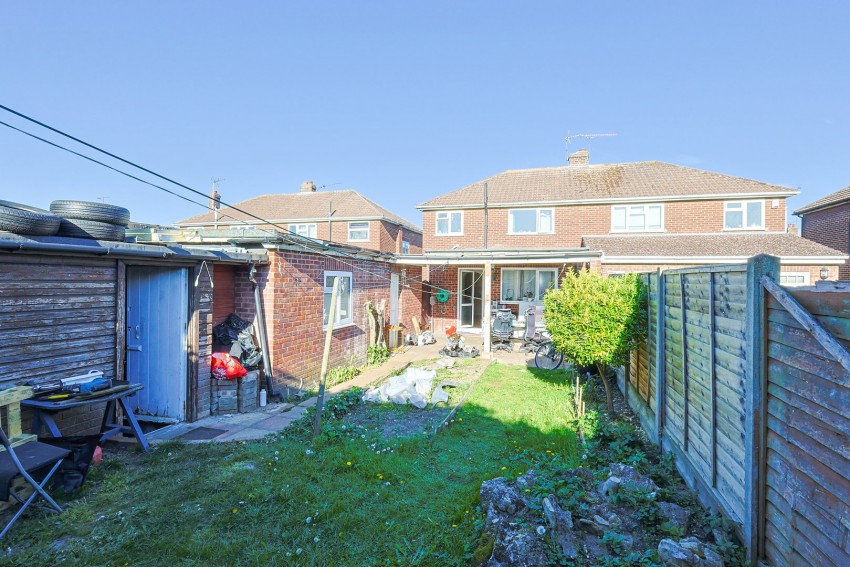 Images for Bullwell Crescent, Cheshunt, Hertfordshire EAID:3131305421 BID:11055924