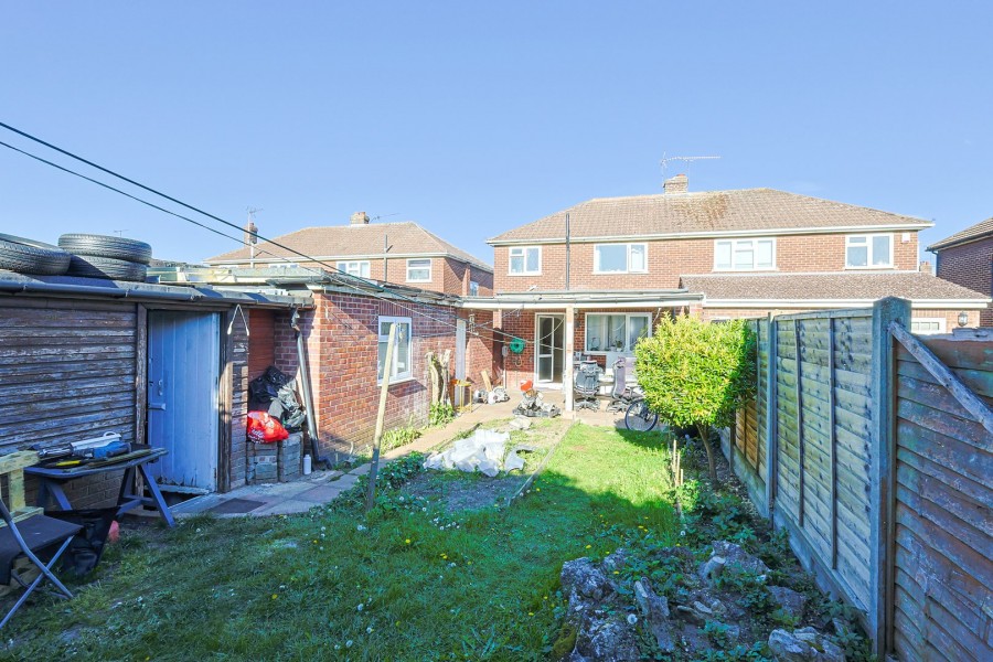 Images for Bullwell Crescent, Cheshunt, Hertfordshire EAID:3131305421 BID:11055924