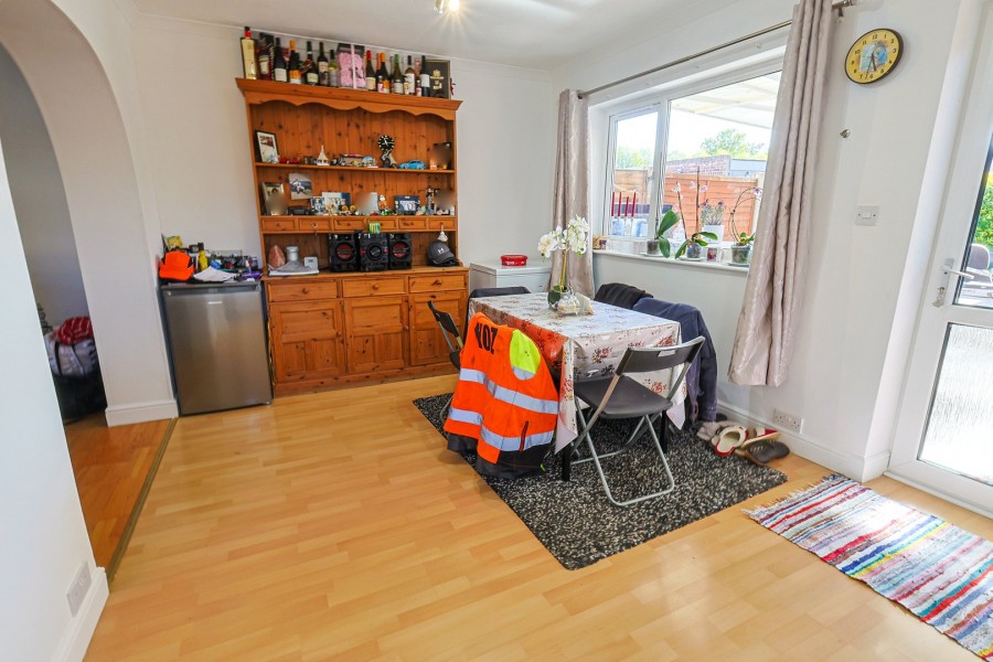 Images for Bullwell Crescent, Cheshunt, Hertfordshire EAID:3131305421 BID:11055924