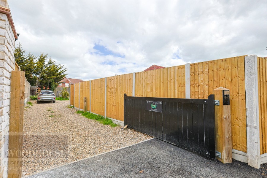 Images for Goffs Lane, Goffs Oak, Hertfordshire EAID:3131305421 BID:11055924