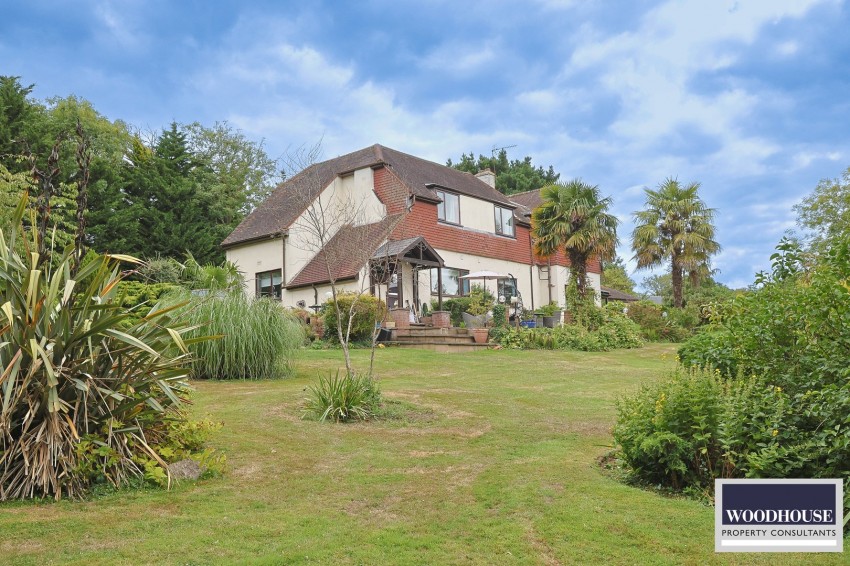 Images for Silver Street, Goffs Oak, Hertfordshire EAID:3131305421 BID:11055924