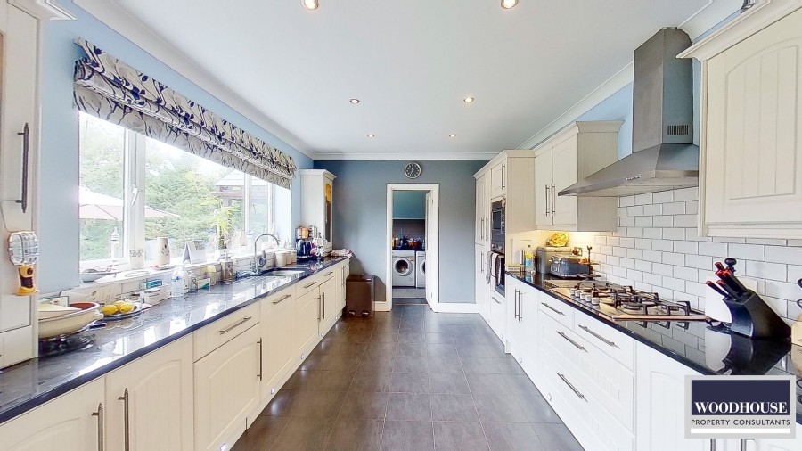 Images for Silver Street, Goffs Oak, Hertfordshire EAID:3131305421 BID:11055924