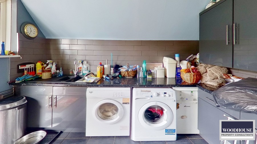 Images for Silver Street, Goffs Oak, Hertfordshire EAID:3131305421 BID:11055924