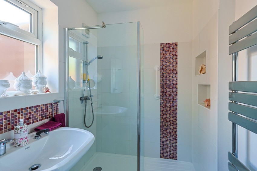 Images for Trinity Lane, Waltham Cross, Hertfordshire EAID:3131305421 BID:11055924