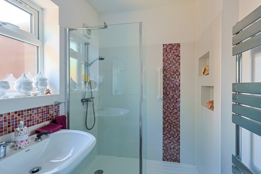 Images for Trinity Lane, Waltham Cross, Hertfordshire EAID:3131305421 BID:11055924