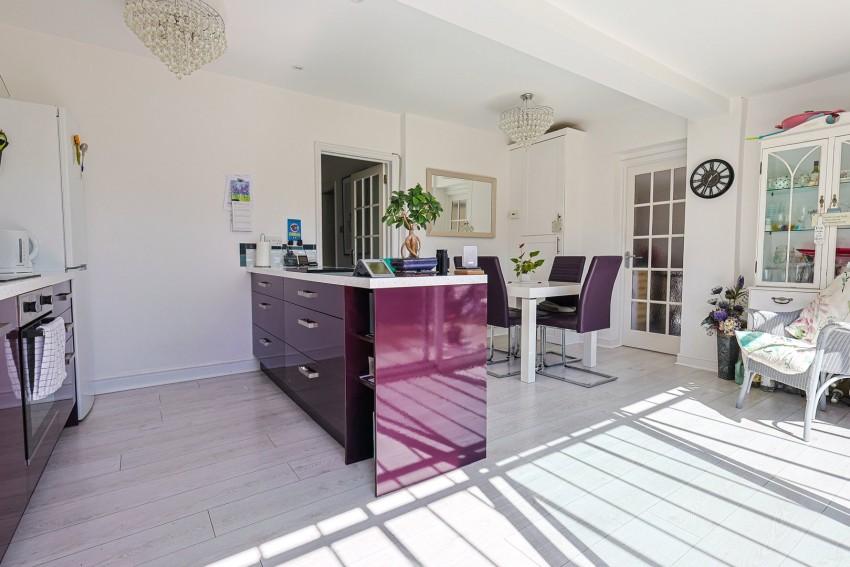 Images for Trinity Lane, Waltham Cross, Hertfordshire EAID:3131305421 BID:11055924