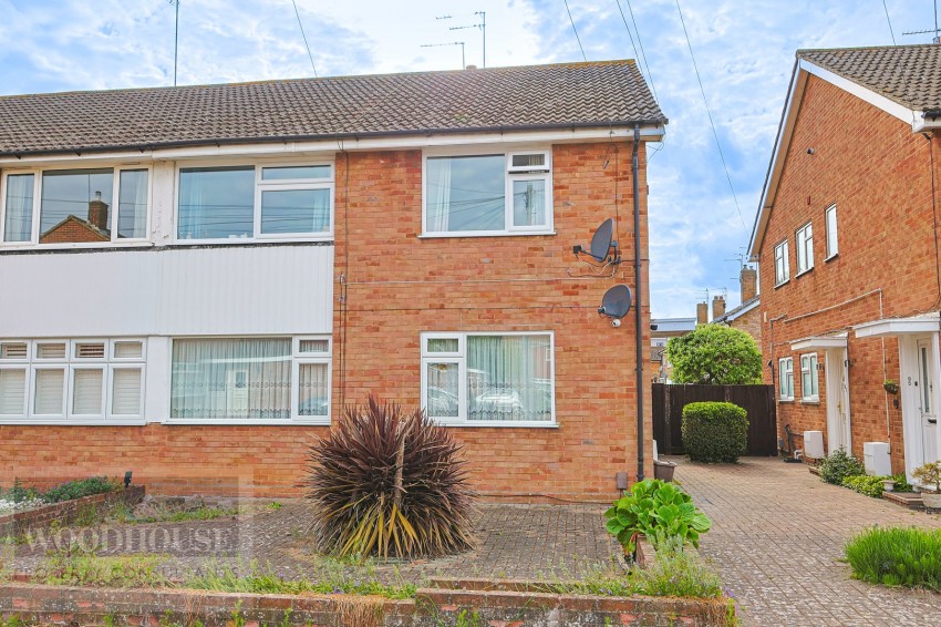 Images for Southmead Crescent, Cheshunt, Hertfordshire EAID:3131305421 BID:11055924