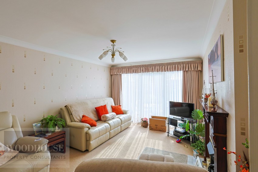 Images for Southmead Crescent, Cheshunt, Hertfordshire EAID:3131305421 BID:11055924
