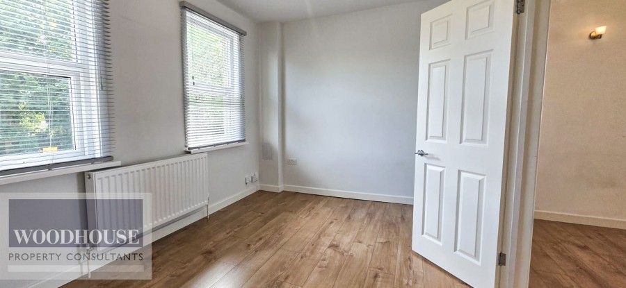 Images for Trinity Lane, Waltham Cross, Hertfordshire EAID:3131305421 BID:11055924