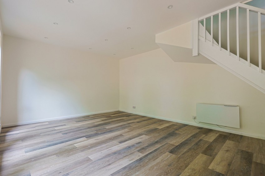 Images for Alexander Close, Barnet, Hertfordshire EAID:3131305421 BID:11055924