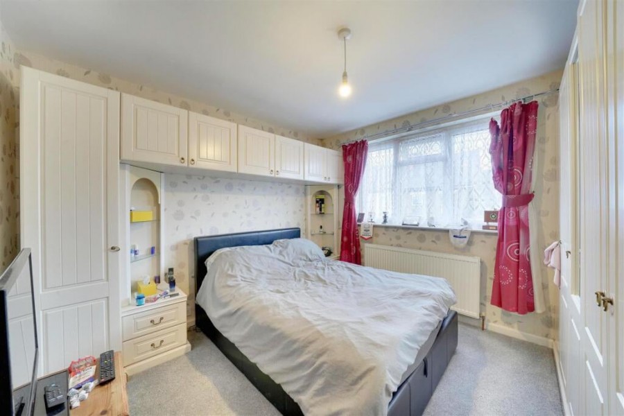 Images for Railway Road, Waltham Cross, Hertfordshire EAID:3131305421 BID:11055924