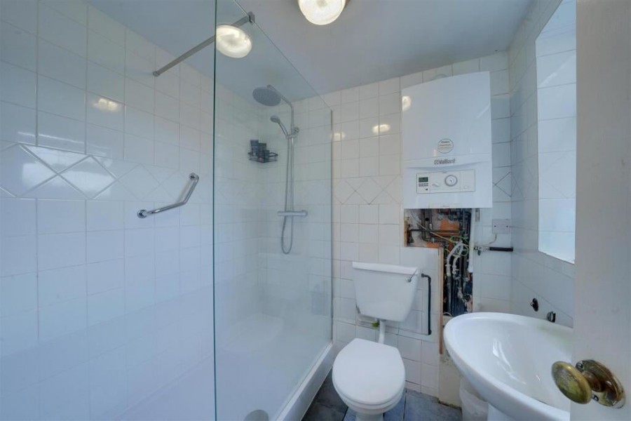 Images for Railway Road, Waltham Cross, Hertfordshire EAID:3131305421 BID:11055924